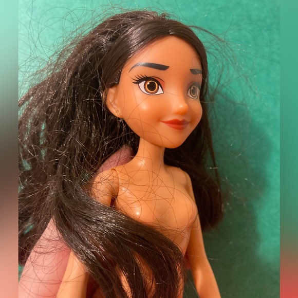 Hasbro Elena of Avalor Disney Fashion Doll - Buy 1, Get 2 FREE - Picture 2 of 7